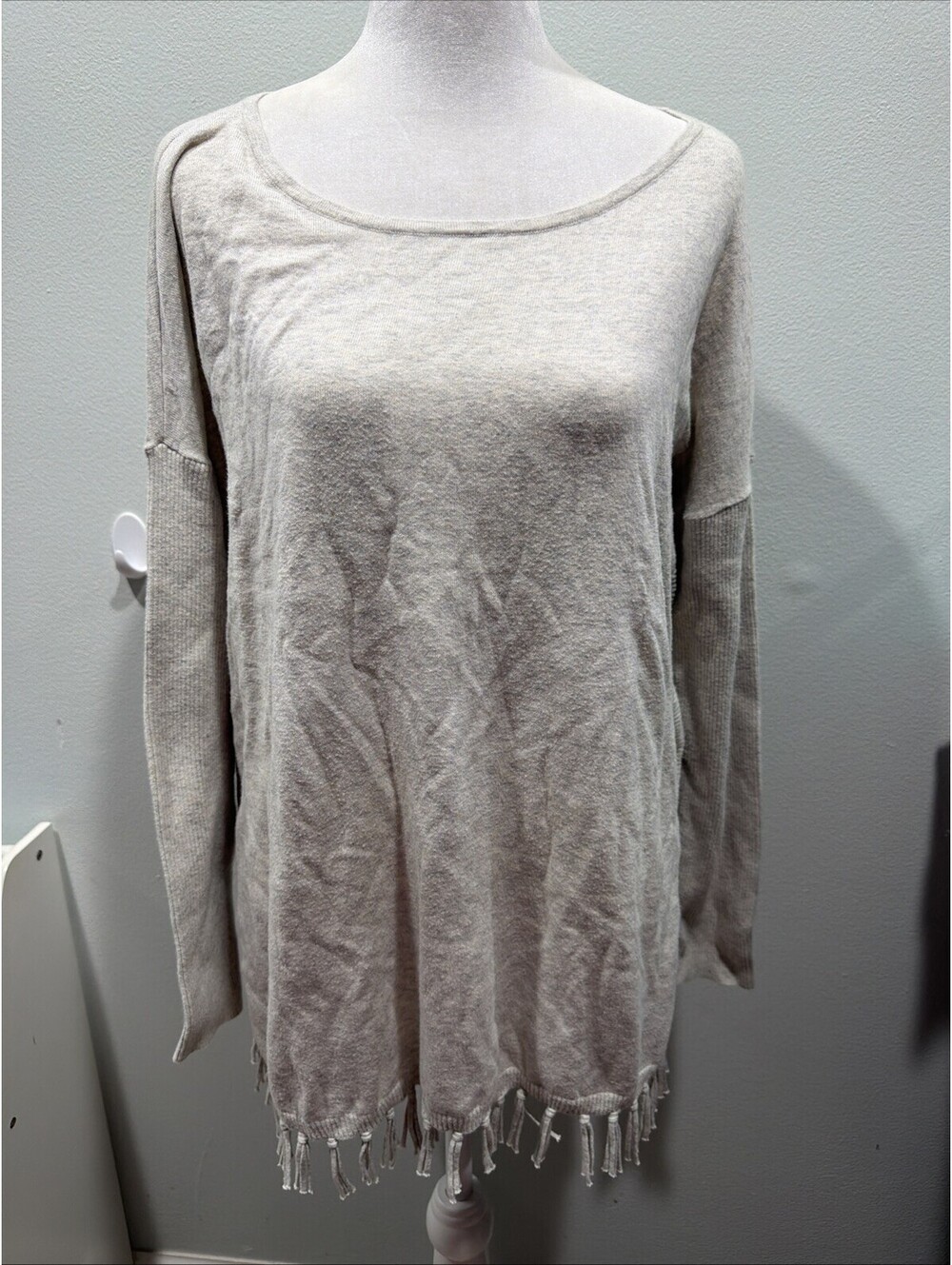Lilly Pulitzer Ramona fringed hem lightweight button closed sweater woman sz M